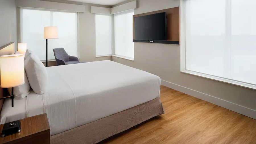 Hyatt Place Melbourne Airport — Guest room