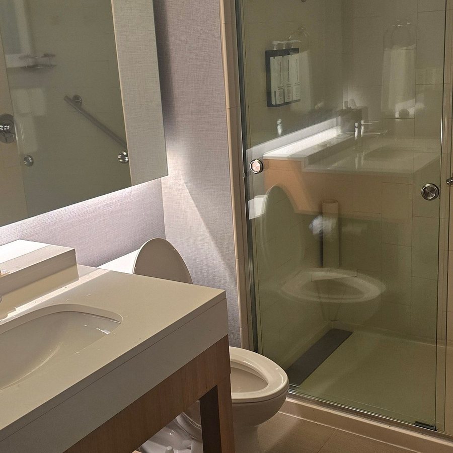 Hyatt Place Melbourne Palm Bay I 95 — Bathroom