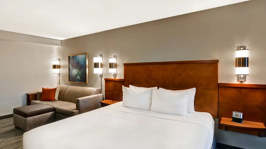 Hyatt Place Memphis Wolfchase Galleria — Guest room