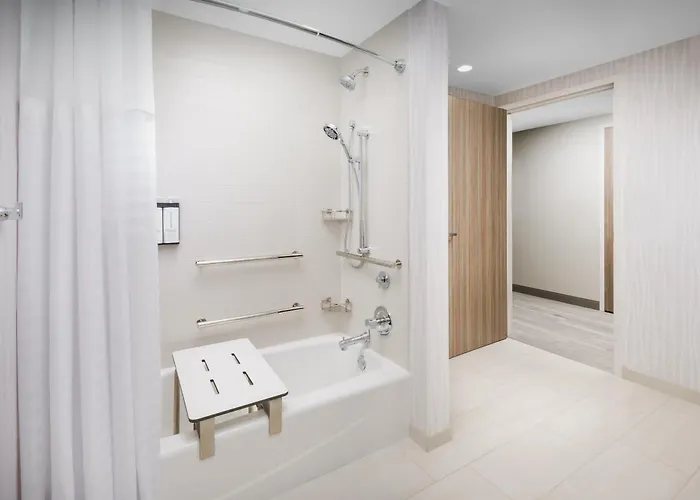 Hyatt Place Panama City Beach Beachfront — Bathroom