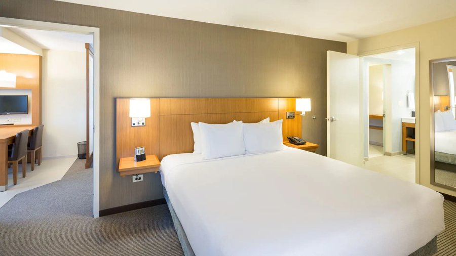 Hyatt Place Pensacola Airport — Guest room
