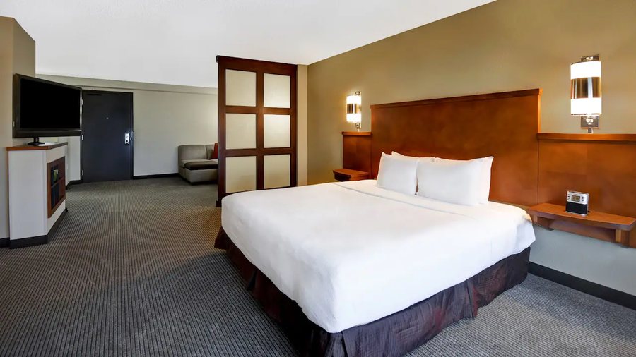 Hyatt Place Phoenix Gilbert — Guest room