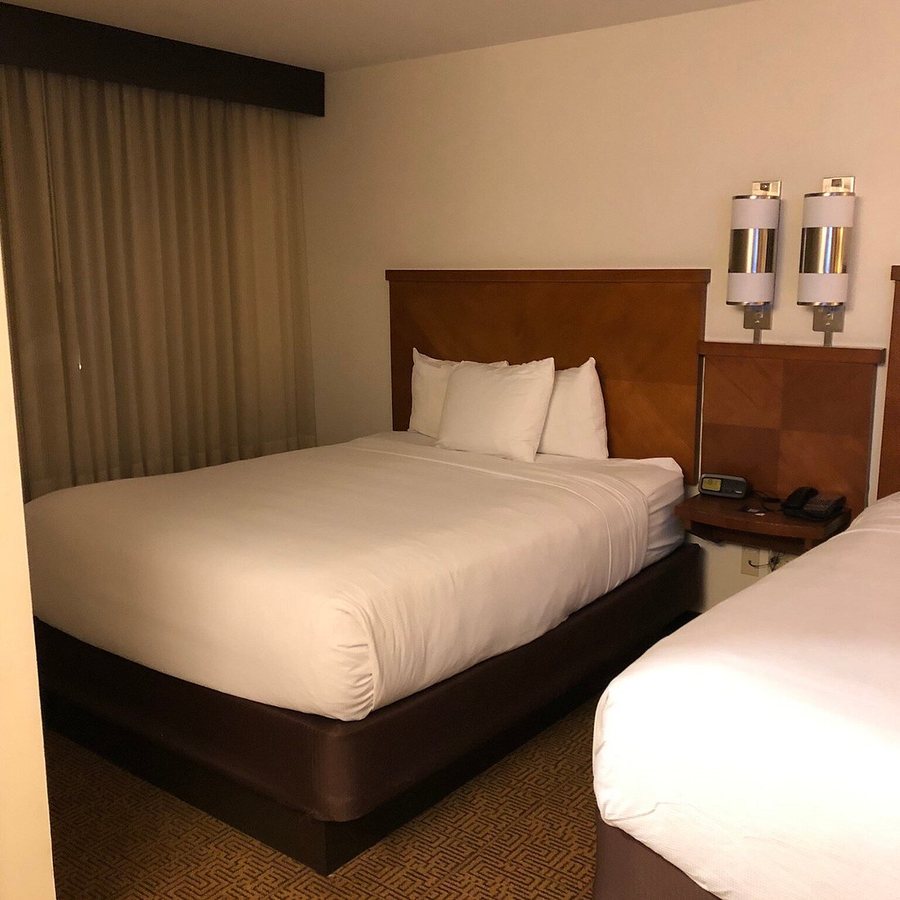 Hyatt Place Phoenix Mesa — Guest room