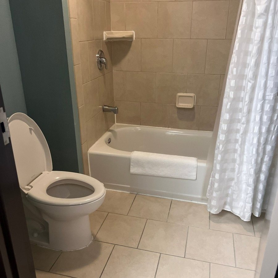 Hyatt Place Reno — Bathroom