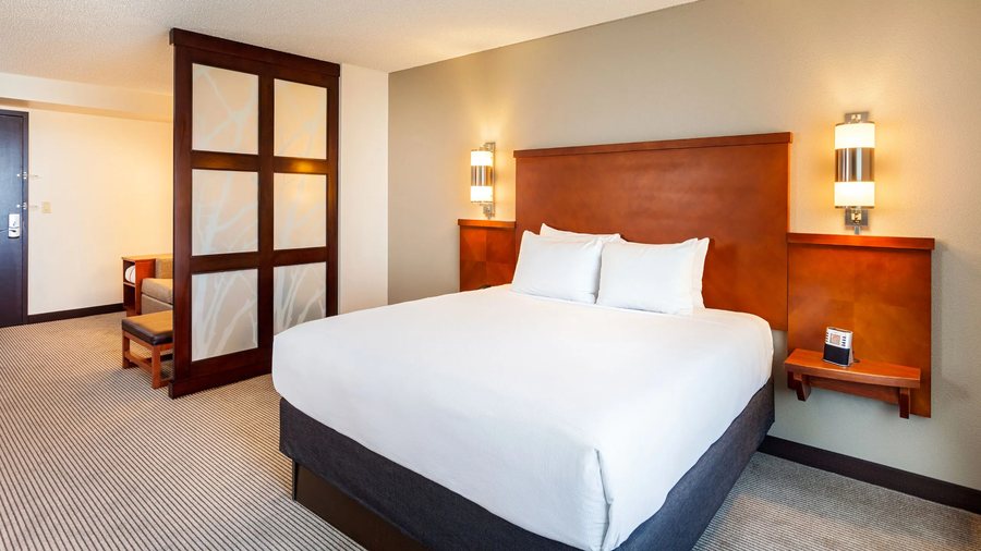 Hyatt Place Sacramento Roseville — Guest room