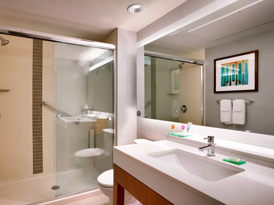 Hyatt Place Salt Lake City Airport — Bathroom