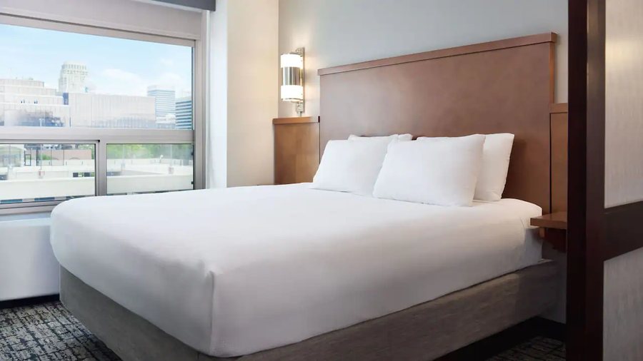 Hyatt Place Salt Lake City Downtown The Gateway — Guest room