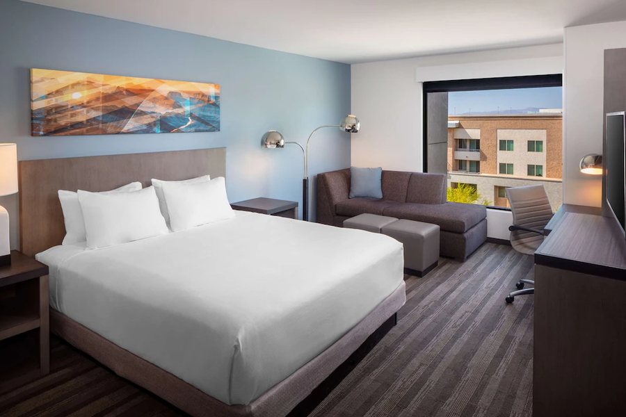 Hyatt Place Scottsdale North — Guest room