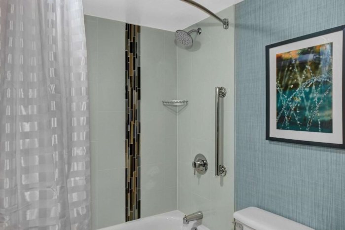Hyatt Place Secaucus meadowlands — Bathroom