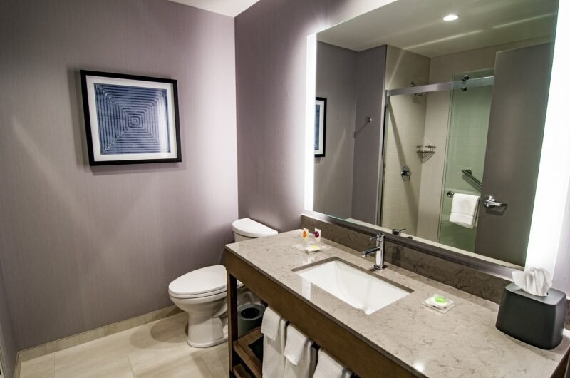 Hyatt Place Sioux Falls South Sioux Falls South Dakota — Bathroom