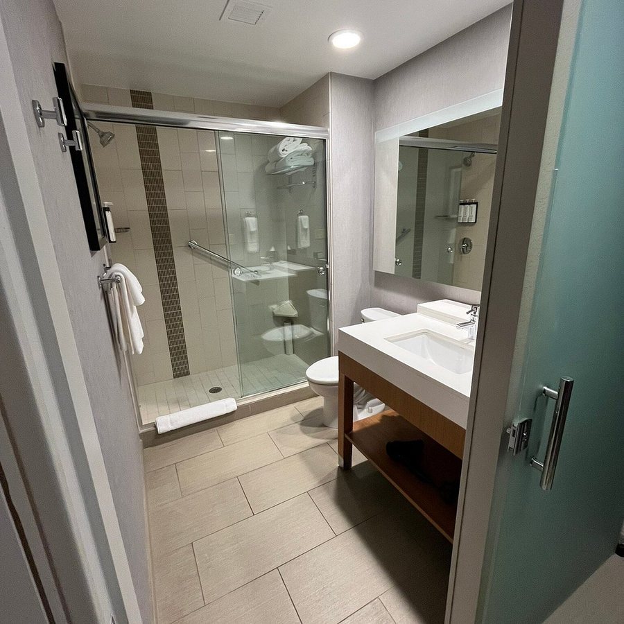 Hyatt Place St Louis Chesterfield — Bathroom