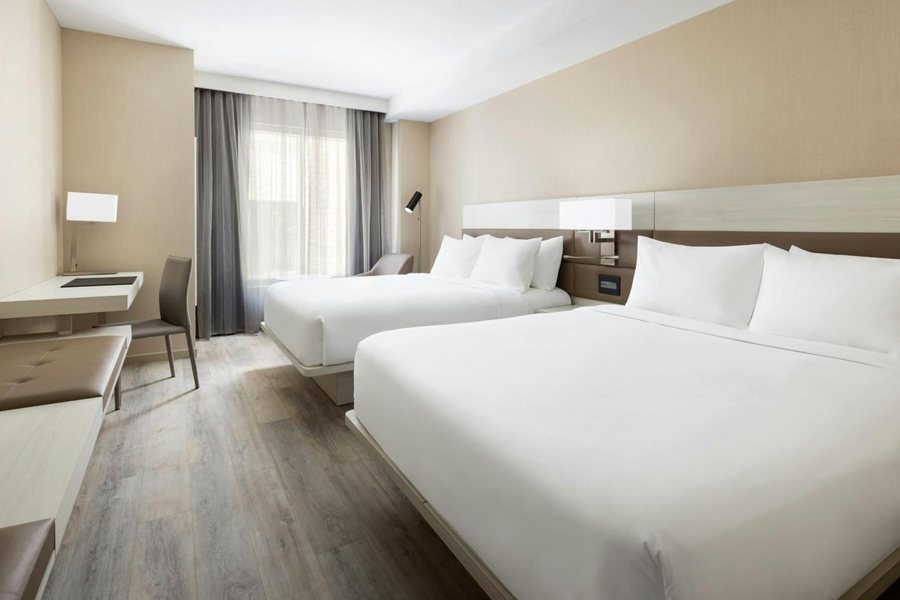 Hyatt Place St Petersburg Downtown — Guest room