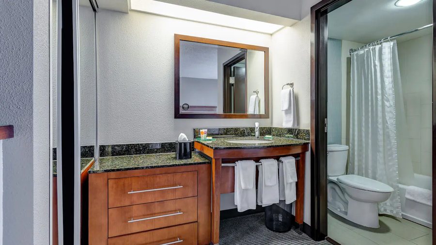 Hyatt Place Tempe Phoenix University — Bathroom