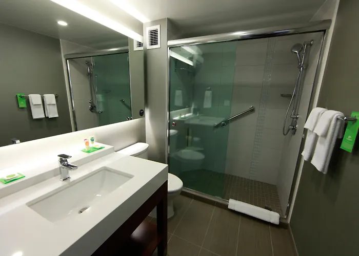 Hyatt Place Tijuana — Bathroom