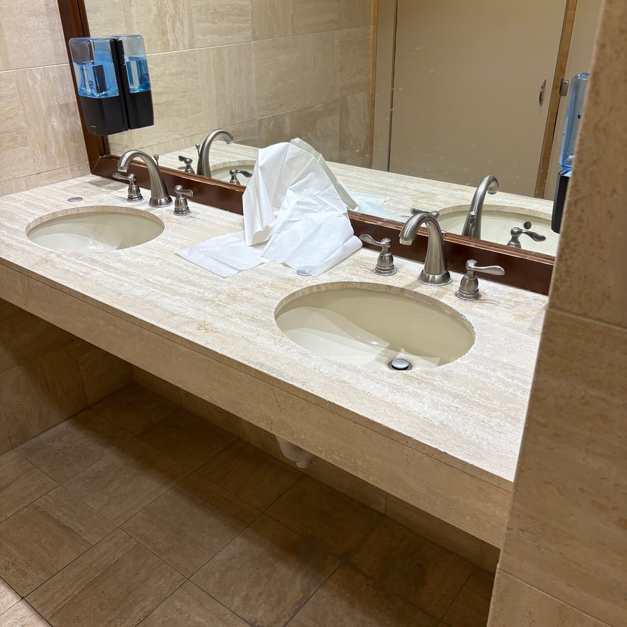Hyatt Place Tucson Airport — Bathroom