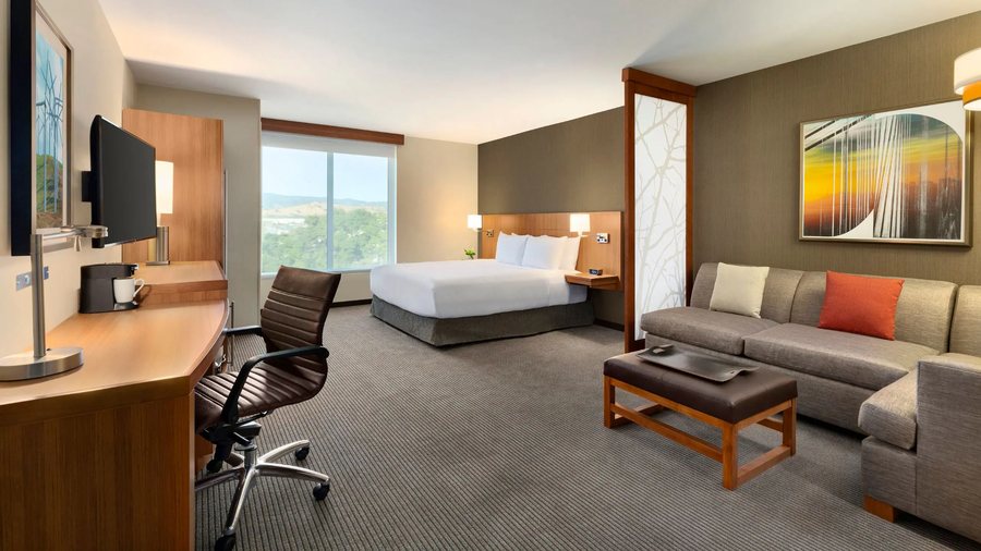 Hyatt Place Vacaville — Guest room