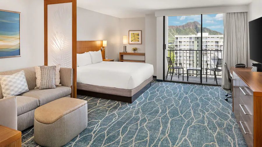 Hyatt Place Waikiki Beach — Guest room