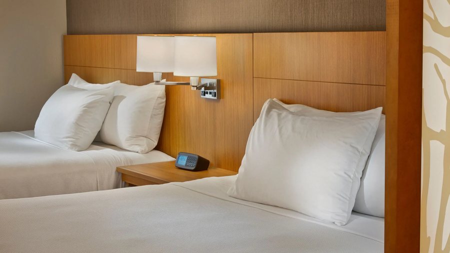 Hyatt Place Warwick Providence Airport — Guest room