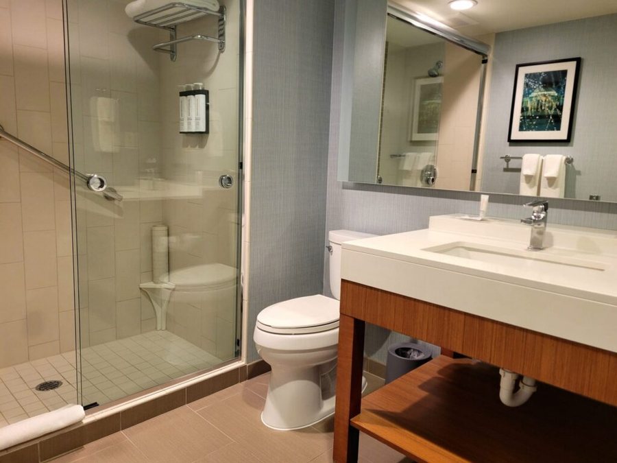Hyatt Place Washington DC Georgetown West End — Bathroom