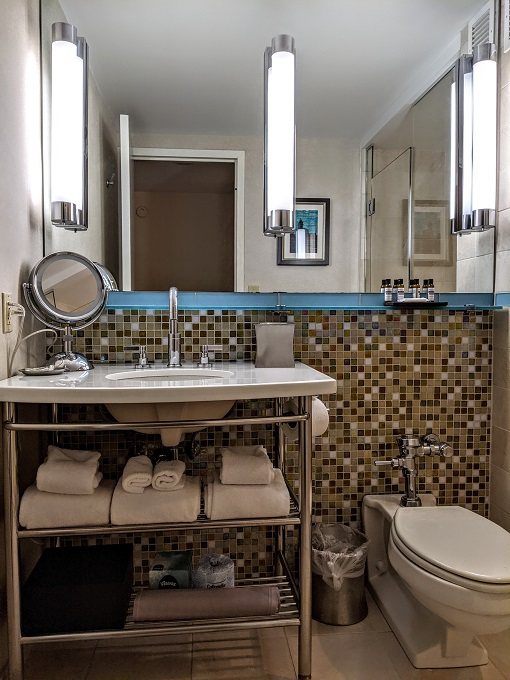 Hyatt Regency Baltimore Inner Harbor — Bathroom