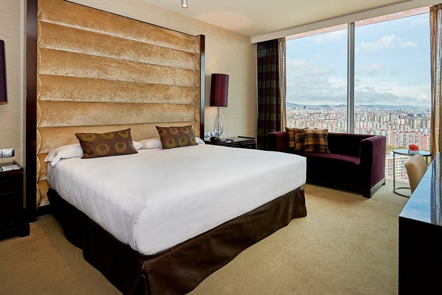 Hyatt Regency Barcelona Tower Barcelona Catalonia — Guest room