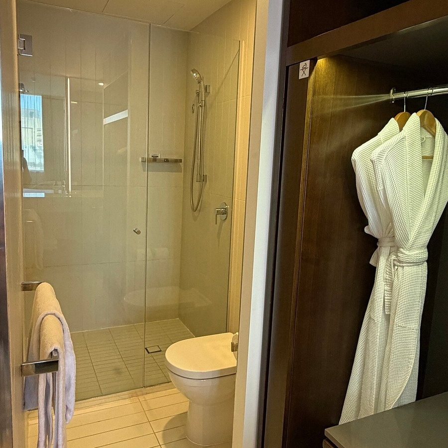 Hyatt Regency Brisbane — Bathroom
