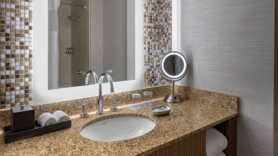 Hyatt Regency Denver Tech Center — Bathroom