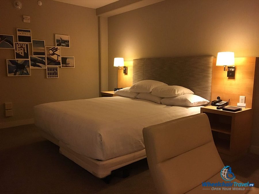 Hyatt Regency Long Beach — Guest room