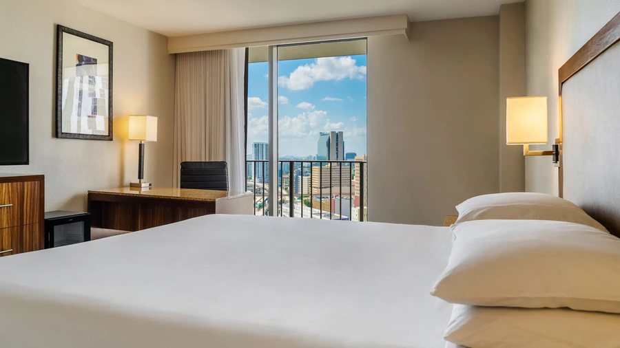 Hyatt Regency Miami — Guest room