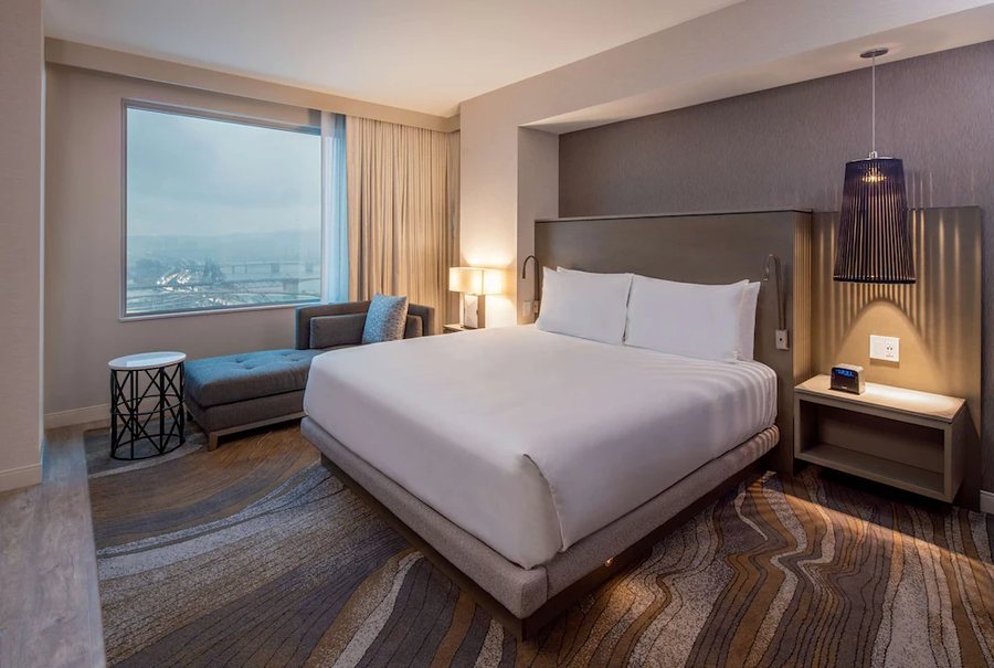 Hyatt Regency Portland at the Oregon Convention Center — Guest room