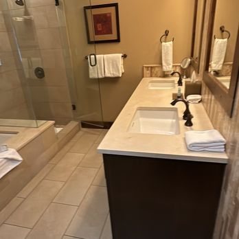 Hyatt Vacation Club at Northstar Lodge — Bathroom