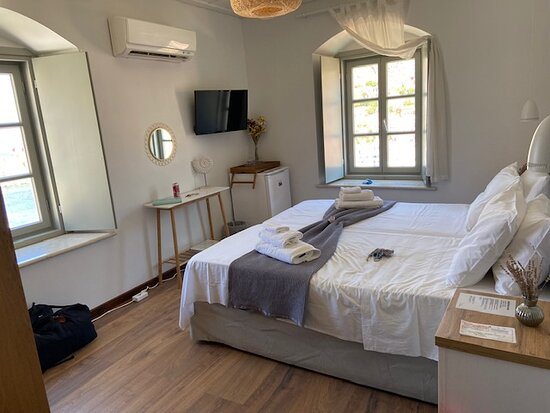 Hydroussa Hotel — Guest room