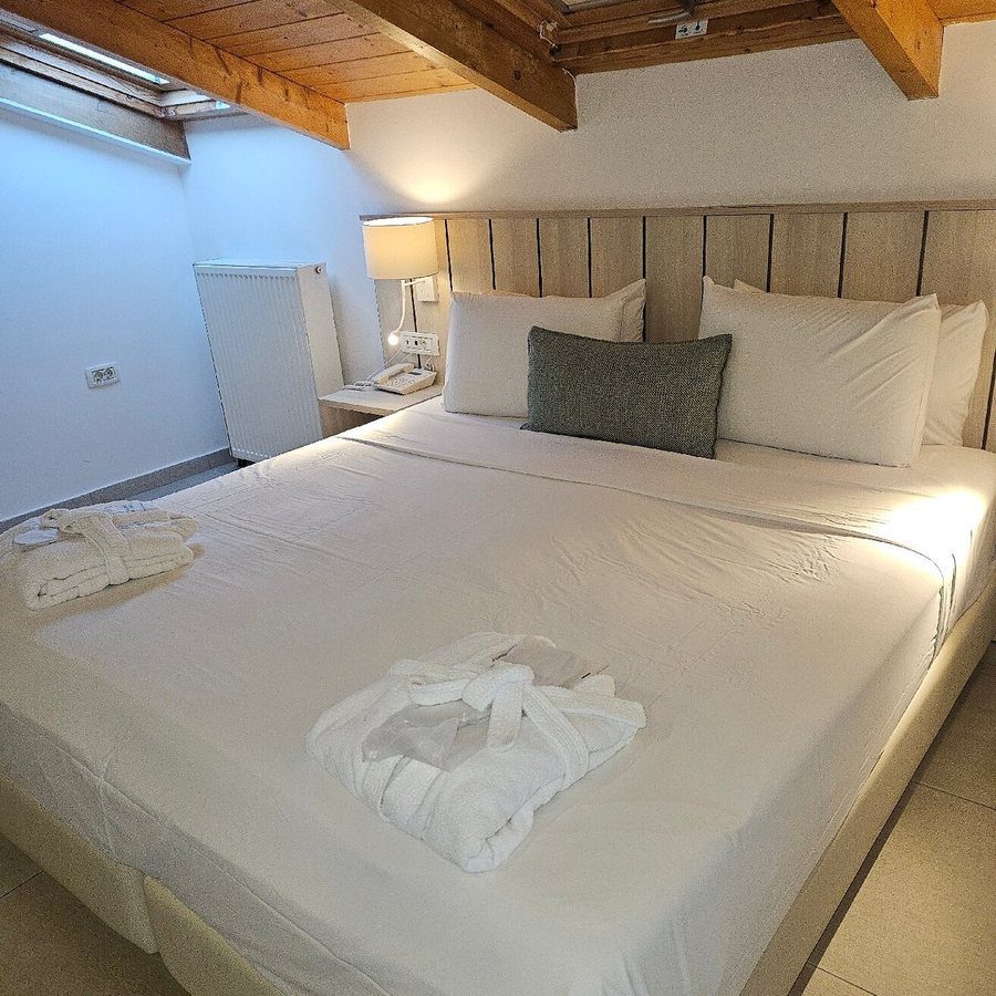 Iakinthos — Guest room