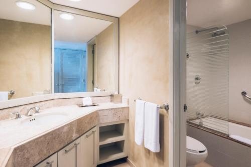 Iberostar Selection Coral Cancun — Bathroom