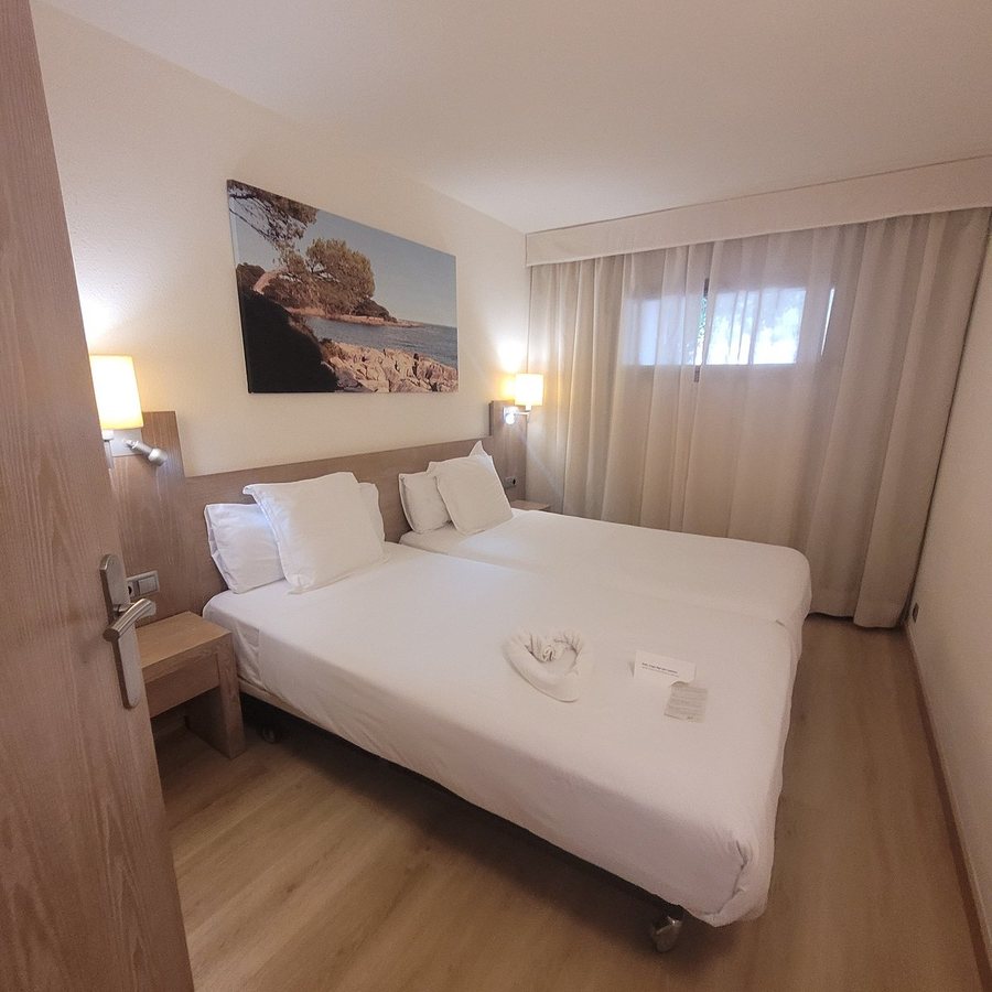 Iberostar Waves Pinos Park — Guest room