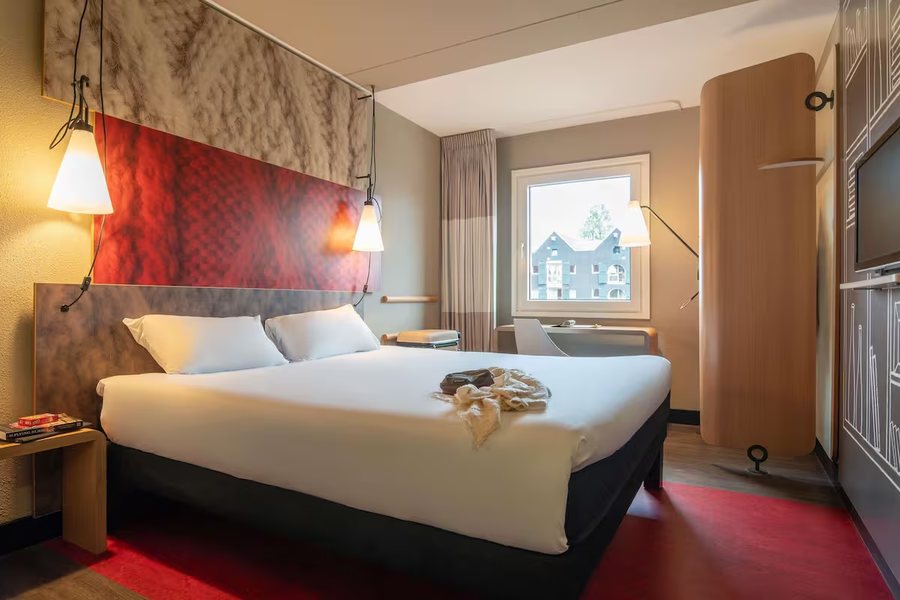 Ibis Amsterdam Centre — Guest room