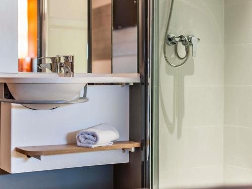 Ibis budget Madrid Centro Lavapies — Bathroom