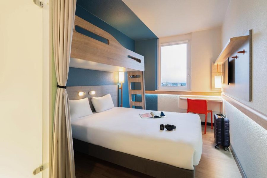 Ibis Geneve Aeroport — Guest room