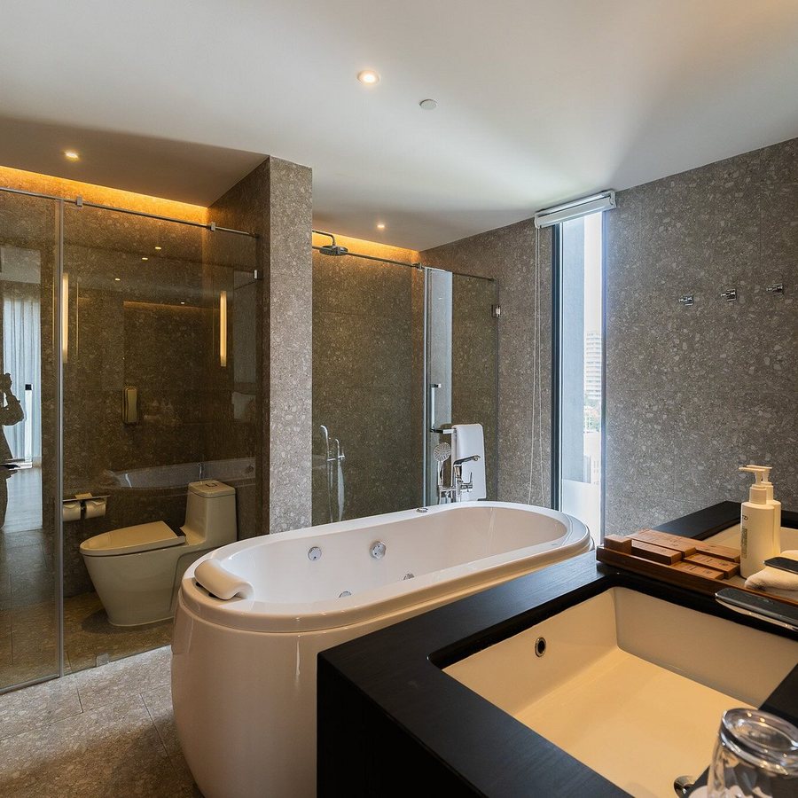 Ibis Hua Hin Hotel — Bathroom