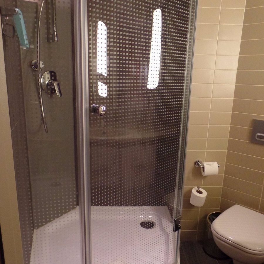 Ibis Istanbul Zeytinburnu Hotel Istanbul — Bathroom