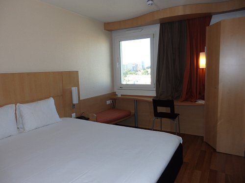 Ibis Lisboa Jose Malhoa — Guest room