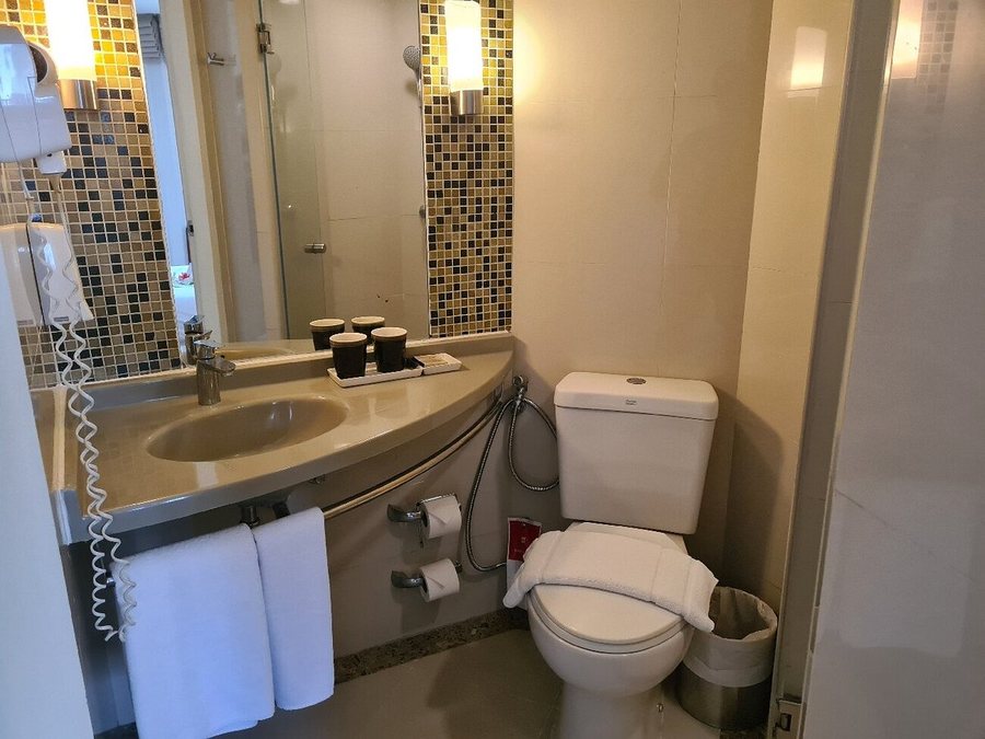 Ibis Phuket Patong — Bathroom