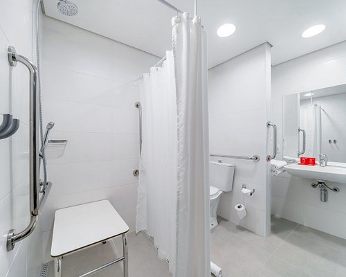 Ibis Sao Paulo Interlagos — Bathroom