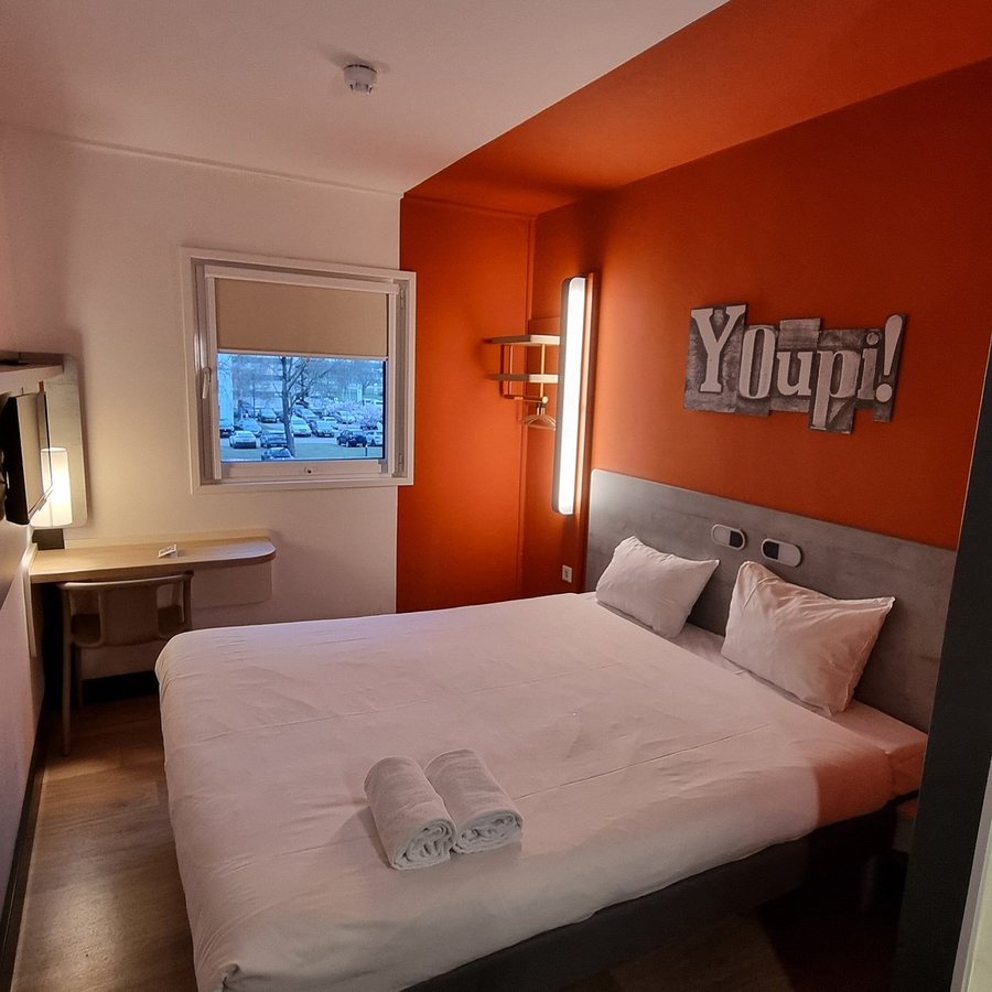 Ibis Schiphol Amsterdam Airport — Guest room