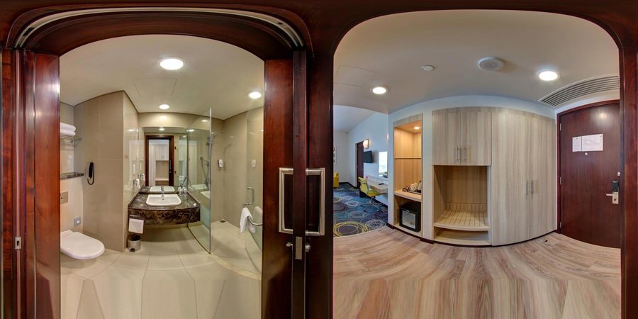 Ibis Styles Dragon Mart Dubai — Bathroom