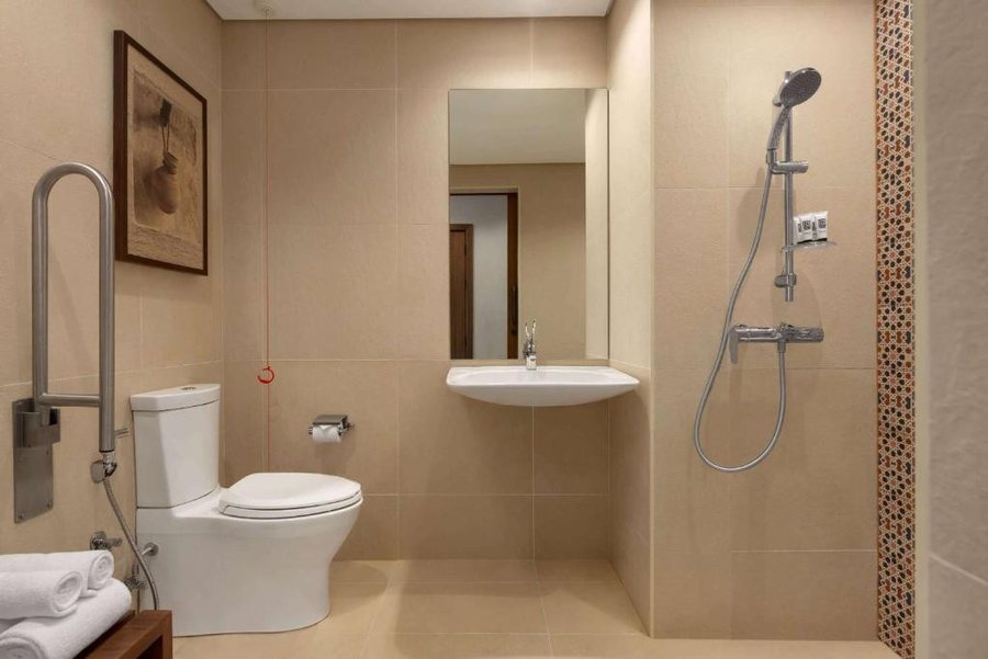 Ibis Styles Dubai Gold District — Bathroom