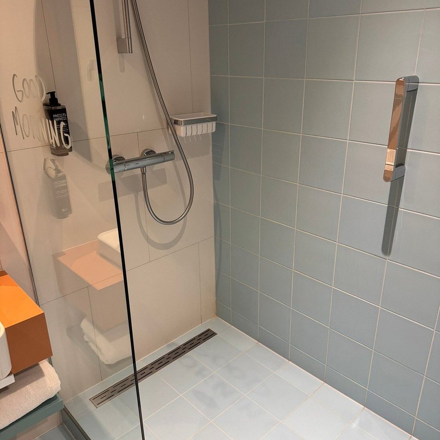 Ibis Styles Krakow Centrum — Bathroom