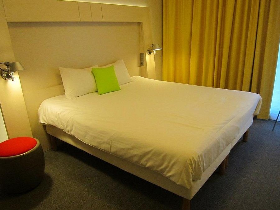 Ibis Styles Nivelles Hotel — Guest room