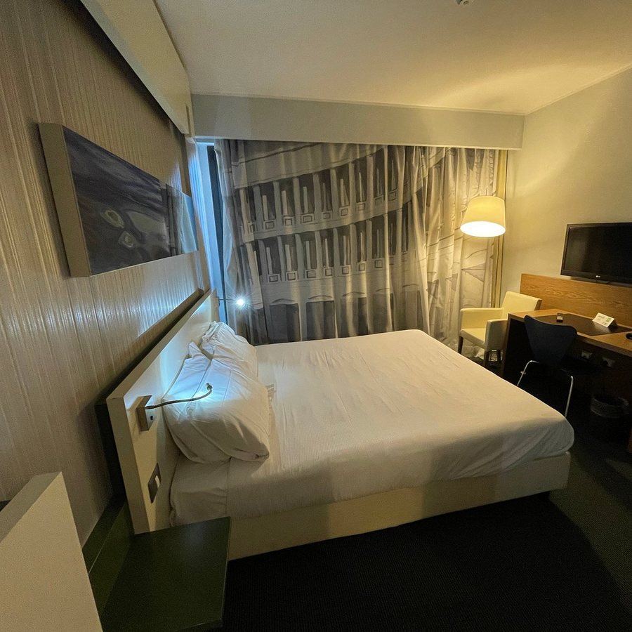 Ibis Styles Roma Eur — Guest room