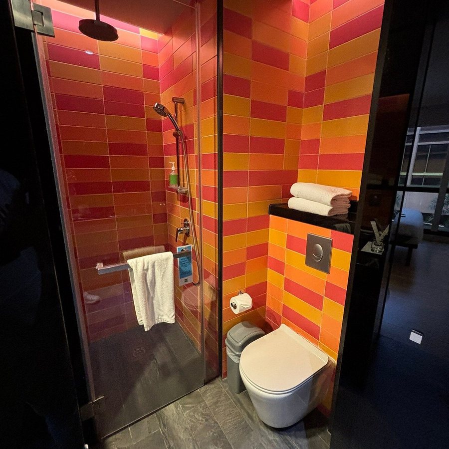 Ibis Styles Singapore On Macpherson — Bathroom